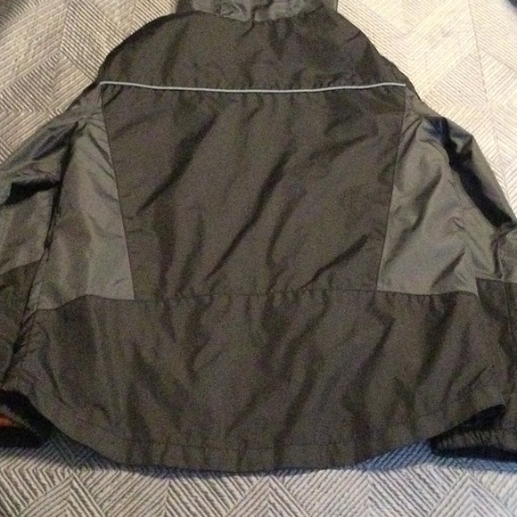 Black and gray Champion windbreaker coat for boys. Size large - Picture 7 of 8